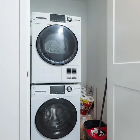 King 1br Near Harvard Gym Washer Dryer Parking