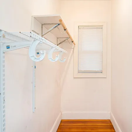 Inviting 4br - Kid Friendly - Near I-95 & Free Parking 90-2 Boston
