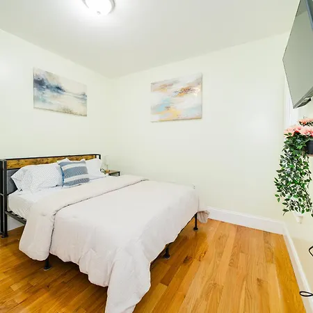Apartment Inviting 4br - Kid Friendly - Near I-95 & Free Parking 90-2 Boston