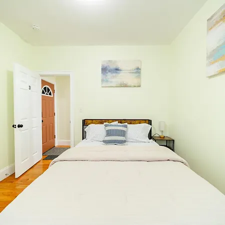 Apartment Inviting 4br - Kid Friendly - Near I-95 & Free Parking 90-2 *