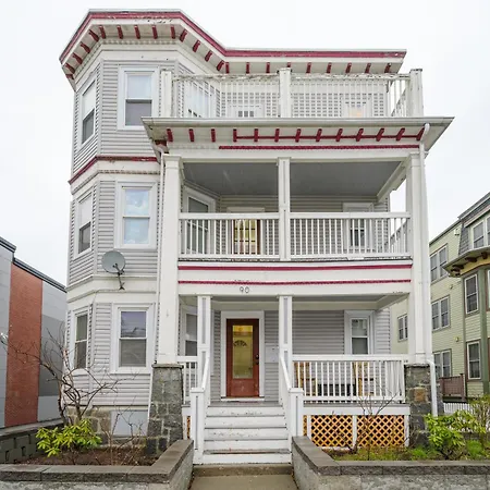Apartment Inviting 4br - Kid Friendly - Near I-95 & Free Parking 90-2