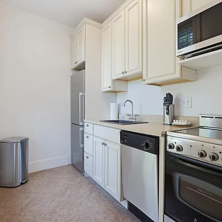Apartment Brownstone, Steps To Shopping & Dining Boston