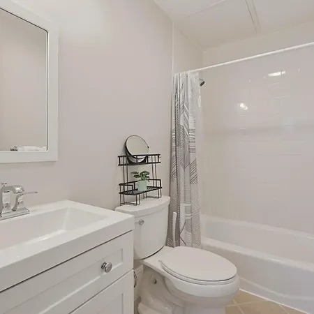 Apartment New! Back Bay, Line, Newbury St & Hynes Boston