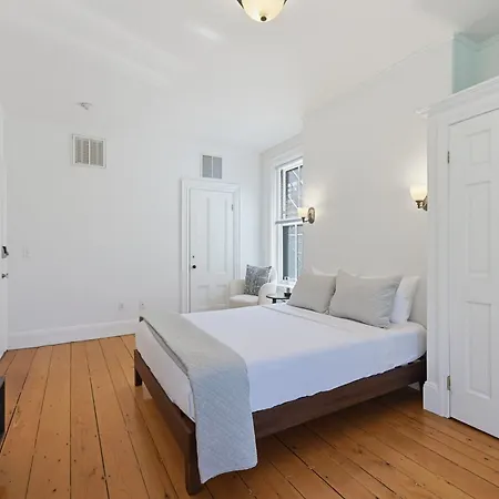 Apartment Brownstone, Steps To Shopping & Dining Boston