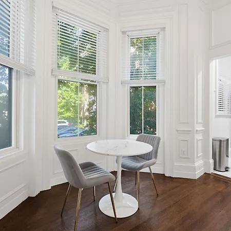 Elegant Back Bay On Hereford Street