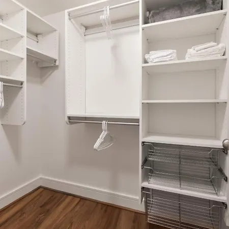 Apartment Spacious In Seaport *