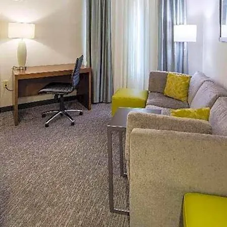 Hotel Roundhouse 3*