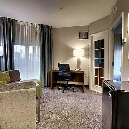 Hotel Roundhouse