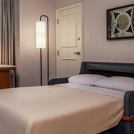 Courtyard By Marriott Downtown