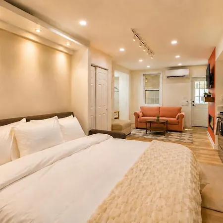 Modern Near Logan With Private Entrance Homestay