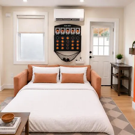 Modern Near Logan With Private Entrance Boston