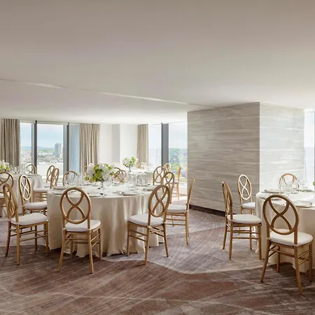 Raffles Hotel 5*