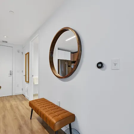 Prime Seaport 2br Steps To Convention Center Apartment