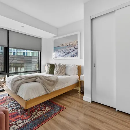 Prime Seaport 2br Steps To Convention Center Apartment *