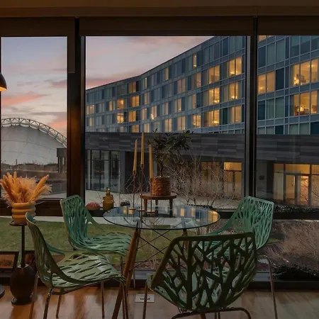 Prime Seaport 2br Steps To Convention Center Boston