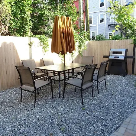 Stylish E Quick Transit To Downtown Apartment Boston
