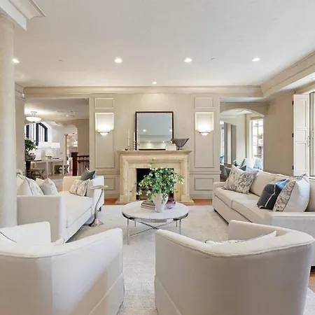 Flat Spacious And Living Apartment *