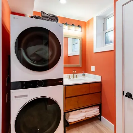 2 Full Kitchens, Near Airport, Yard & Fire Pit Boston
