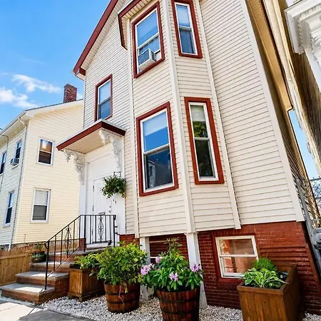 2 Full Kitchens, Near Airport, Yard & Fire Pit