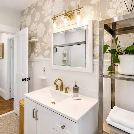 2 Full Kitchens, Near Airport, Yard & Fire Pit