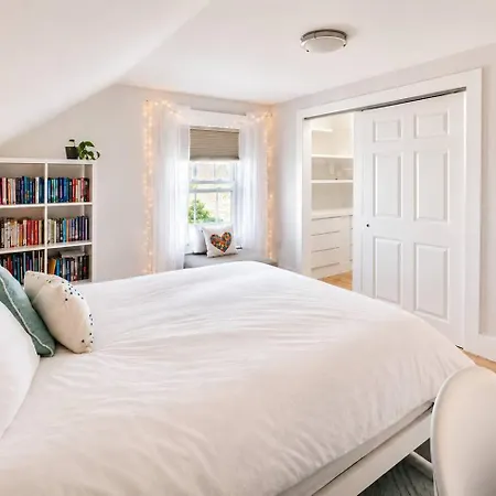 2 Full Kitchens, Near Airport, Yard & Fire Pit