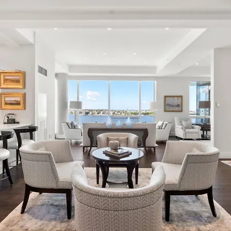 Apartment Spacious Living View