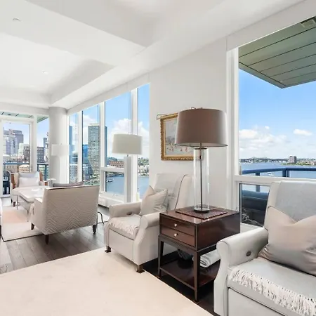 Spacious Living View Apartment