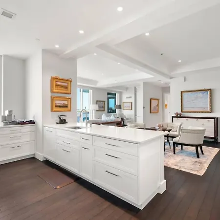 Spacious Living View * Boston