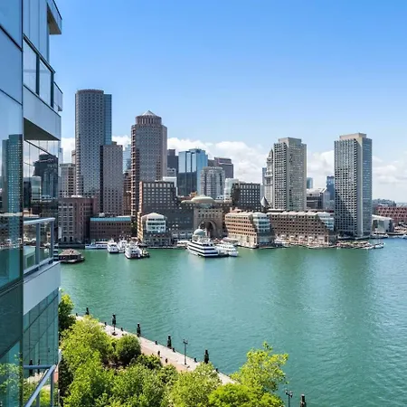 Spacious Living View * Boston