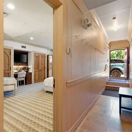 Flat Spacious And Living Apartment