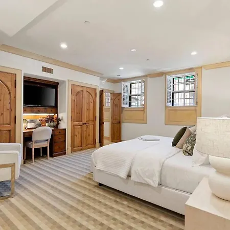 Apartment Flat Spacious And Living