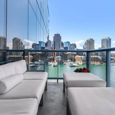 Spacious Living View Apartment *
