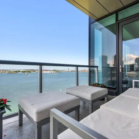 Spacious Living View Apartment Boston