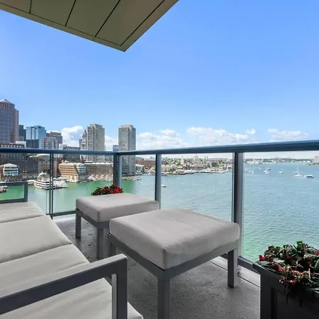Spacious Living View Apartment