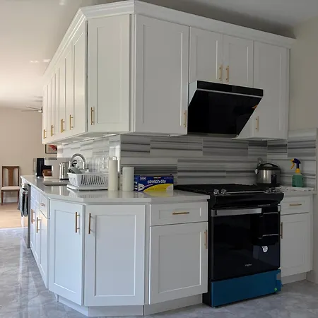 Airport Homestay Boston