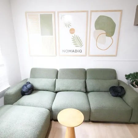 Apartment Modern In E - Walk To Airport