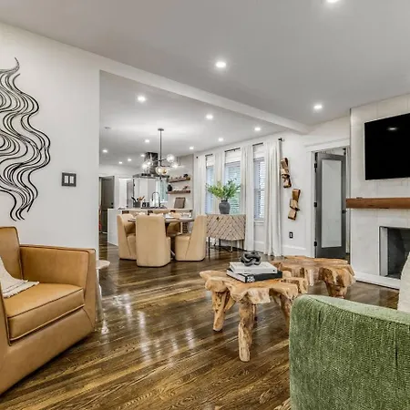 Apartment Luxury Designer 2br With Sunroom