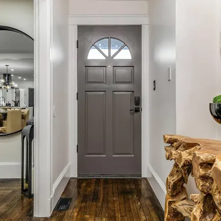 Luxury Designer 2br With Sunroom Apartment Boston