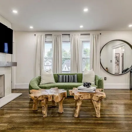 Luxury Designer 2br With Sunroom