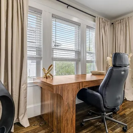 Apartment Luxury Designer 3br - Office - Sunroom - Garage - Boston