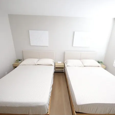 Modern In E - Walk To Airport Apartment