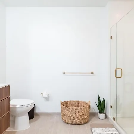 Back-bay W Roof Gym & Parking Apartment *
