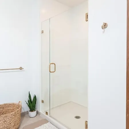 Apartment Back-bay W Roof Gym & Parking