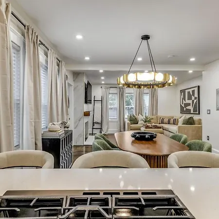 Apartment Luxury Designer 3br - Office - Sunroom - Garage - Boston
