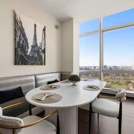 Penthouse Residences Living Modern Apartment *
