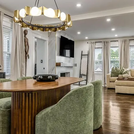 Luxury Designer 3br - Office - Sunroom - Garage - Apartment Boston