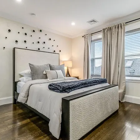 Apartment Luxury Designer 3br - Office - Sunroom - Garage - Boston