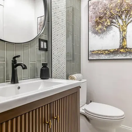 Apartment Luxury Designer 2br With Sunroom *