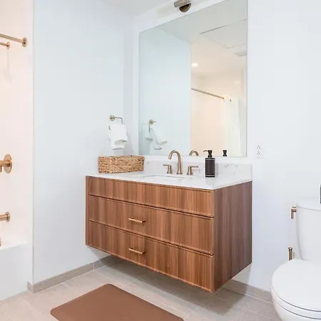Back-bay W Roof Gym & Parking Apartment