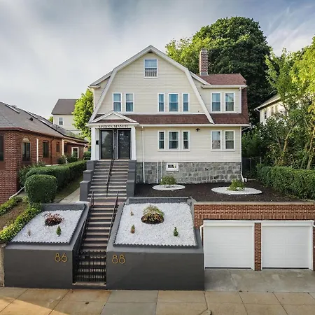 Luxury Designer 2br With Sunroom * Boston